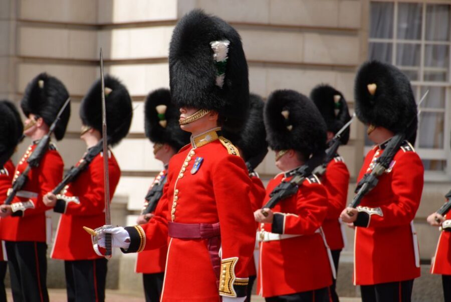Buckingham Palace Exterior and Royal History Private Tour - St James Park and the Diana Memorial Walk: Where the Story Gets Personal
