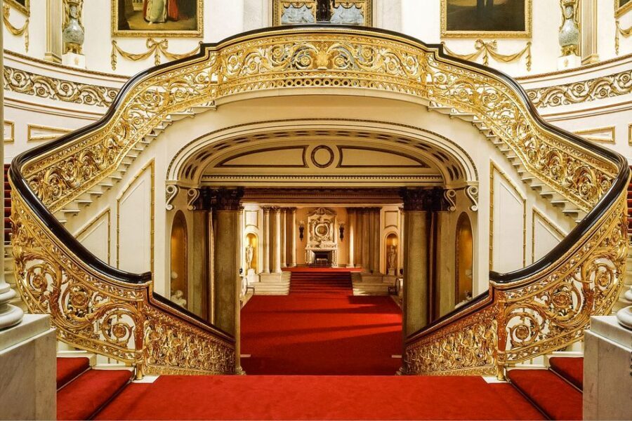 Buckingham Palace: The State Rooms Entrance Ticket - The multimedia audio tour (headsets) and how to use it well