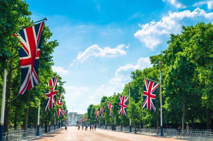 Buckingham Palace & Windsor Castle: Full-Day Tour - A 10-hour royal sprint: what the day really feels like