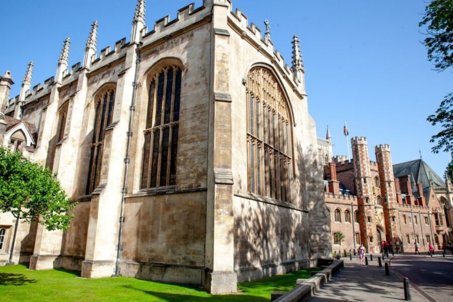 Cambridge: 2-Hour Private University Walking Tour - Meeting outside Fudge Kitchen on King’s Parade: what your first minutes should feel like