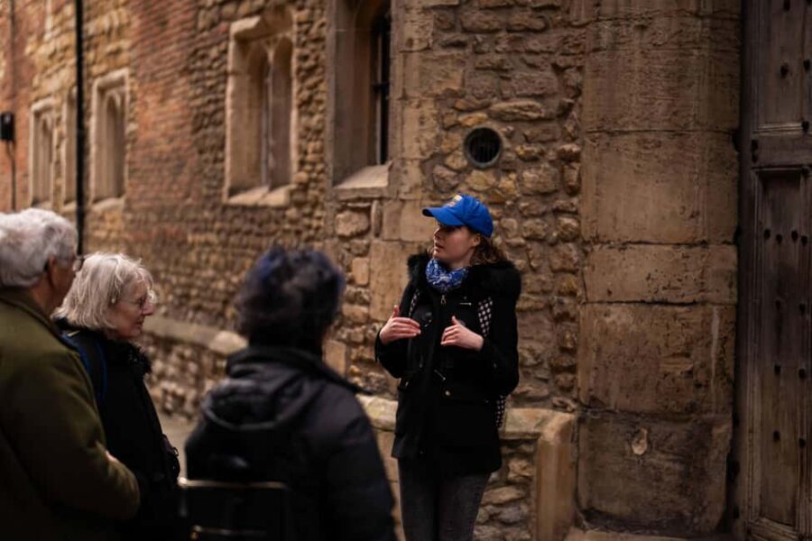 Cambridge: Alumni-led Ghost Tour - Clare College to Market Hill: Collegiate Atmosphere and Witchcraft Whispers