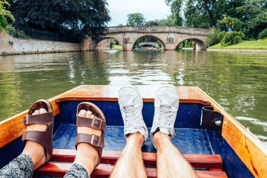 Cambridge: Guided River Cam Punting Tour - Guides make or break punting, and this one is tuned for conversation