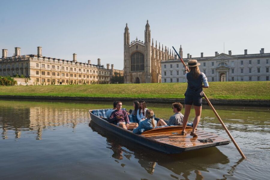 Cambridge: Guided Shared River Punting Tour - Key Things You’ll Notice Right Away