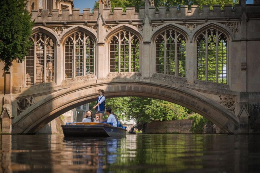 Cambridge: Guided Shared River Punting Tour - Blankets, Umbrellas, and Weather Tips That Keep You Comfortable