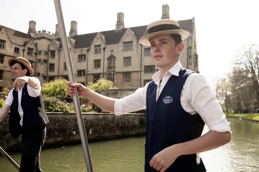 Cambridge: Punting Tour on the River Cam - Accessibility and Who This Tour Fits