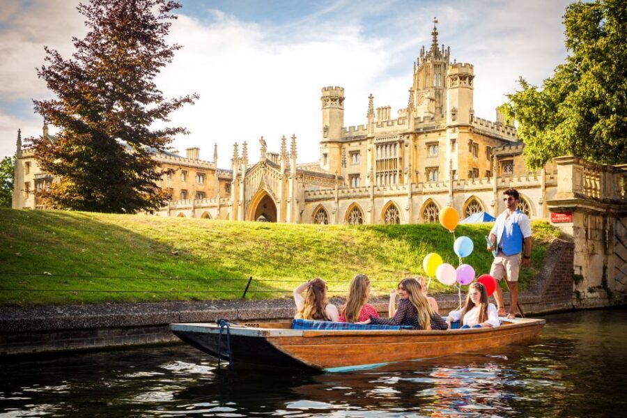 Cambridge: Shared Punting Tour with Guide - The College Riverfronts: King’s Chapel and Clare’s Old Bridge in Context