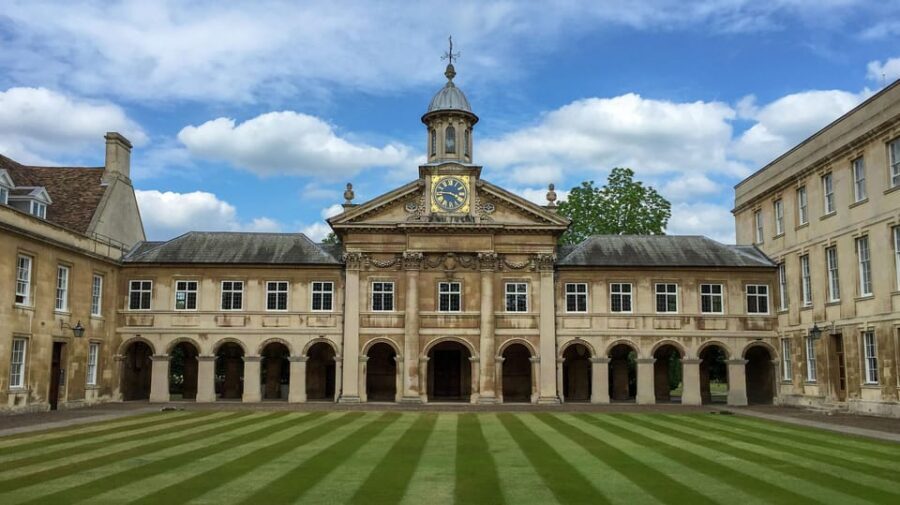 Cambridge: University Walking Tour - Cavendish Laboratory: where modern science starts to feel real