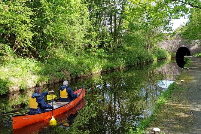 Canoe Trip Over the Pontcysyllte Aqueduct - Paddle coaching before you hit the height