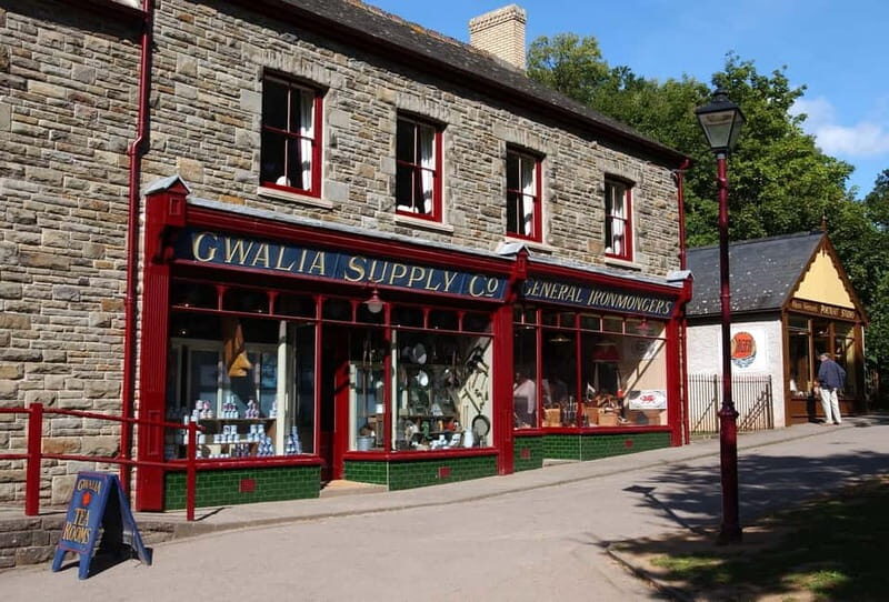 Cardiff: Doctor Who Car Tour - Price and Logistics for a Group Up to Four