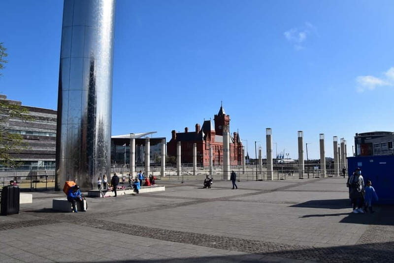 Cardiff: Doctor Who Walking Tour - Face the Raven, Rose, and The Runaway Bride: how episode moments get explained