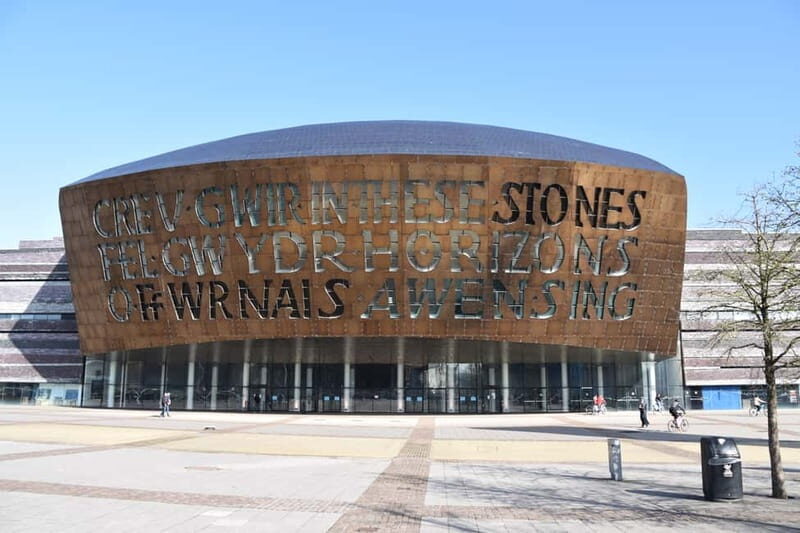 Cardiff: Doctor Who Walking Tour - Welsh cakes and traditional food: practical tips that go beyond filming