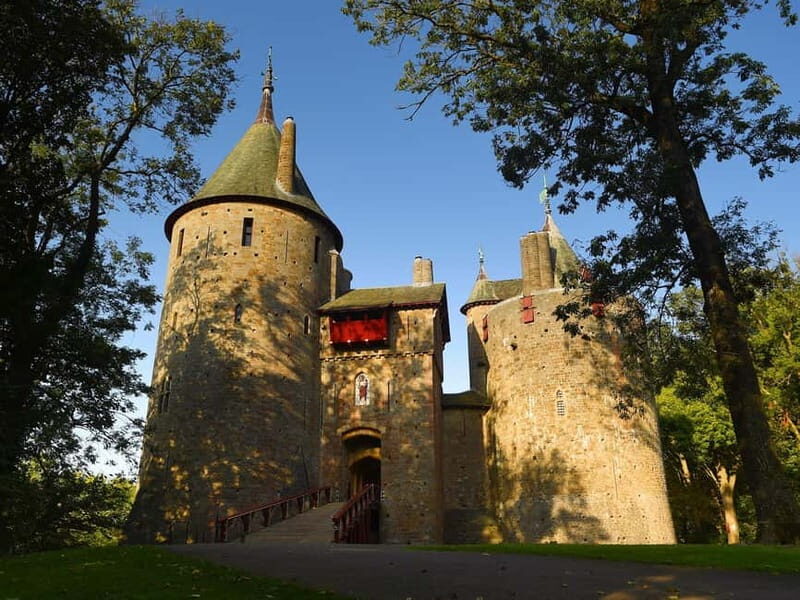 Cardiff: Welsh Castles, Mountains & Steam Railway Day Tour - Caerphilly Castle: Wales’ largest fortress and the siege-proof design