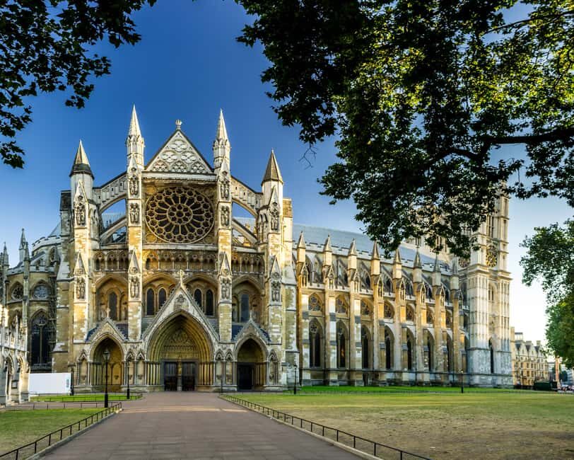 Changing of Guards, Tower of London, Beefeaters & Cruise - Tower of London: Crown Jewels viewing and the fortress story you can walk through