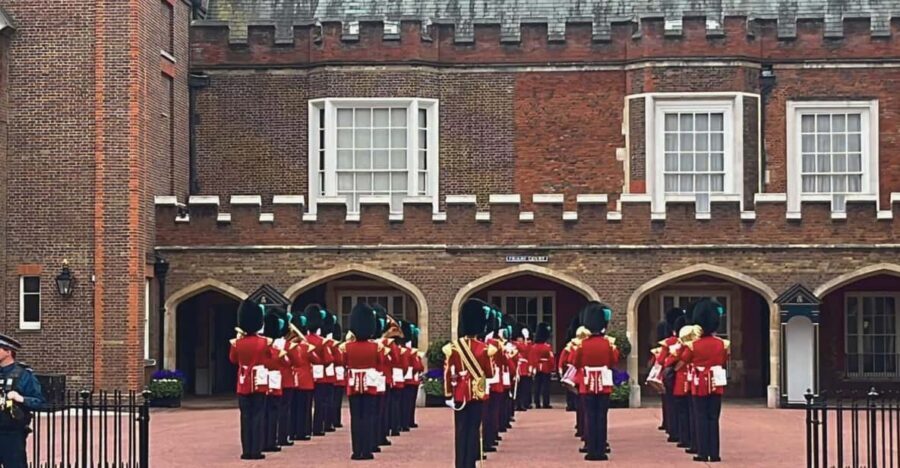 Changing of the Guard at Buckingham Palace - Price and value: is $26 a good deal for 2 hours?