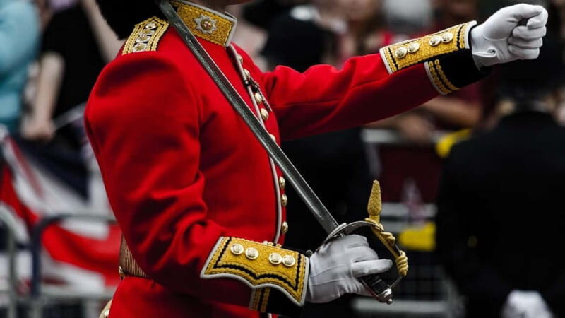 Changing of the Guard at Buckingham Palace Walking Tour - The Mall stop: where the ceremony gains momentum