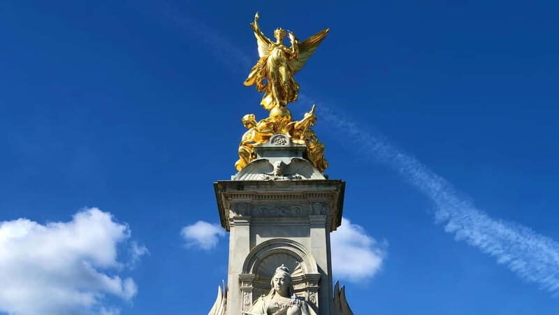 Changing of the Guard at Buckingham Palace Walking Tour - Timing reality: what happens if music changes or the ceremony is altered
