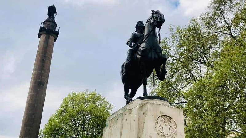 Changing of the Guard at Buckingham Palace Walking Tour - Price and value: why $26 can make sense for this area
