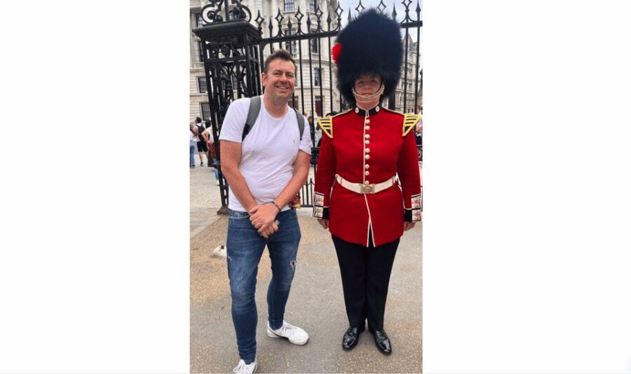 Changing of the Guard at Buckingham Palace - Meeting at the Duchy of Cornwall: your easiest win