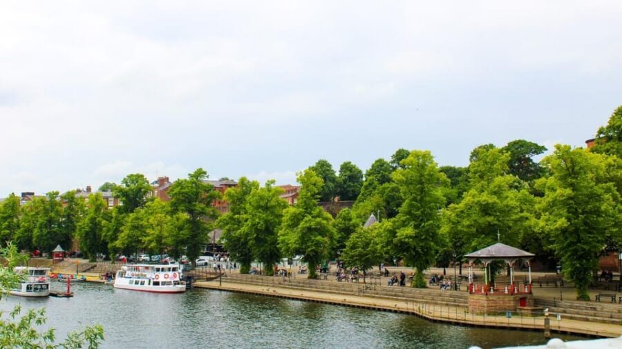 Chester: City Walking Tour & Exploration Game - Who this Chester quest is perfect for