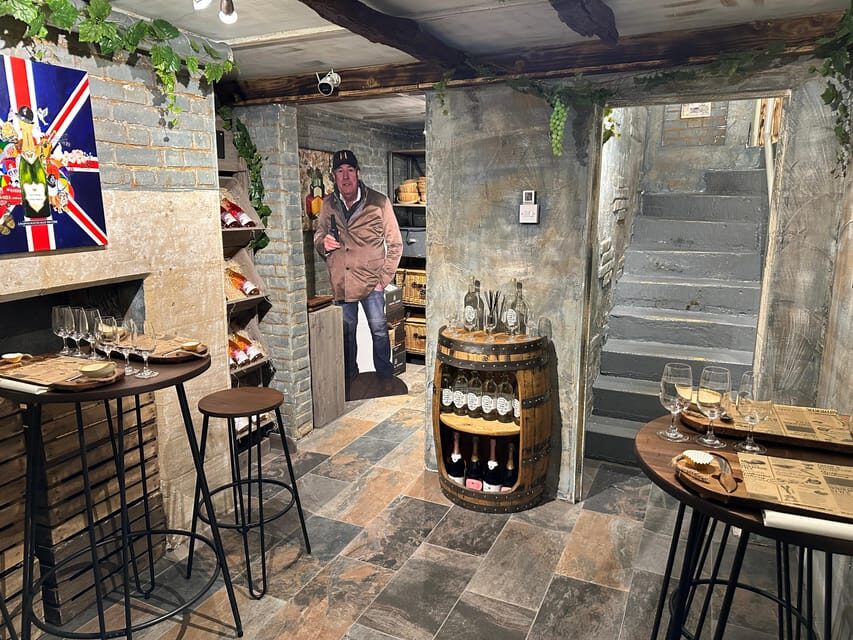 City of Bath: British Wine and Cheese Tasting Experience - Entering the tasting mindset: how you’re guided to drink and eat properly