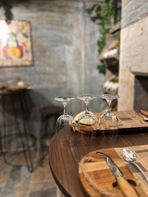 City of Bath: British Wine and Cheese Tasting Experience - Snacking add-ons you’ll actually use: chutney, pickles, nuts, biscuits