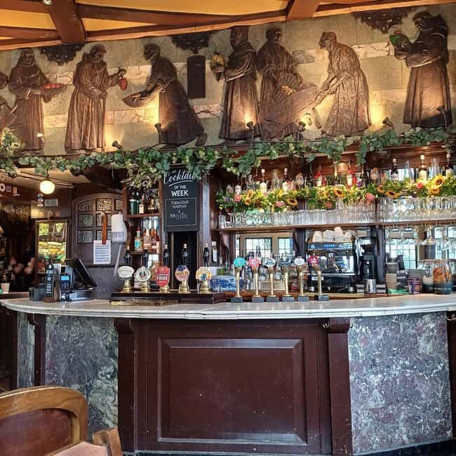 City of London: Historic Pub Walking Tour - Starting at St. Paul’s Station: where the stories begin
