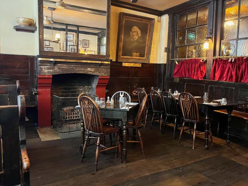 City of London: Historic Pub Walking Tour - Old Bank of England: neoclassical grandeur and press-era street power