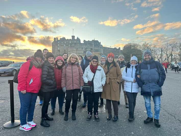 Classic Old Town Tour - Edinburgh Castle guided visit: power on the skyline