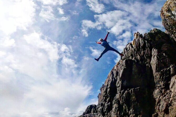 Coasteering (Cliff Jumping, Scrambling, Wild Swimming) on Anglesey - Key Points at a Glance