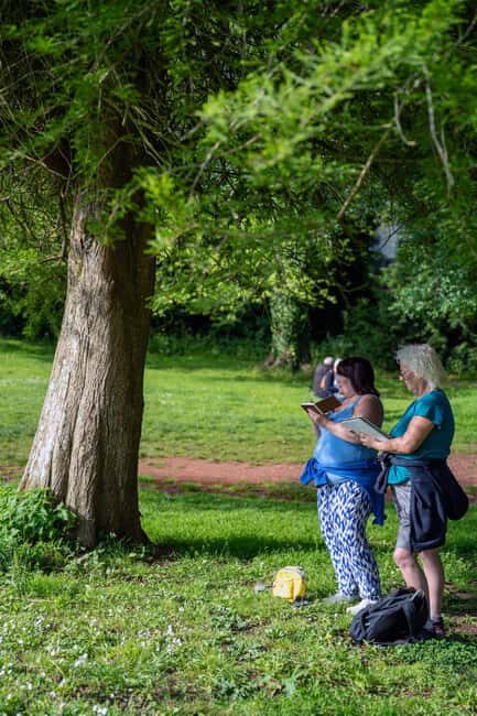 Cockington: Sunset Sketch and Stroll with Sketch Kit - Wrap-up at The Drum: a practical way to cap an active evening