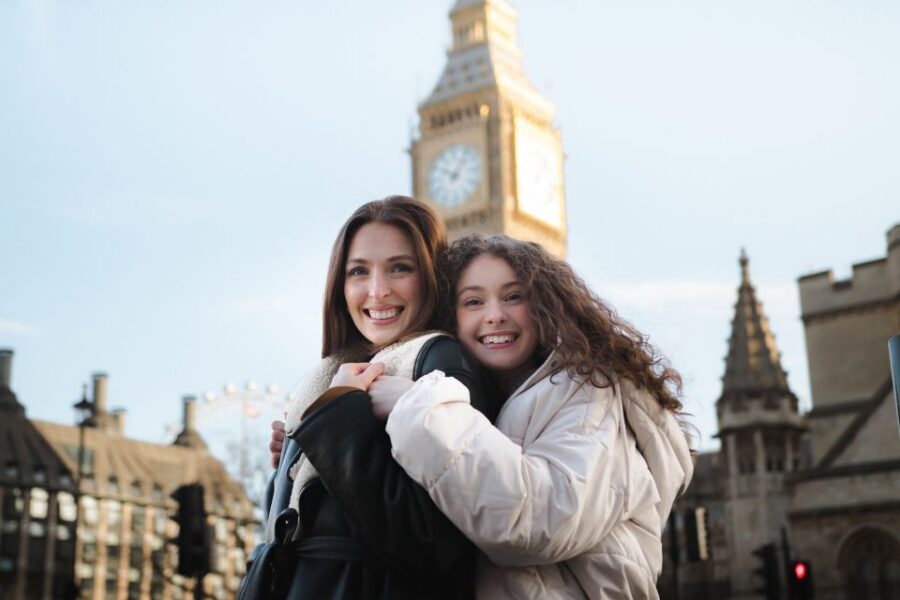 Couple’s photo: Romantic photoshoot in London - A Romantic London Photoshoot That Doesn’t Feel Awkward