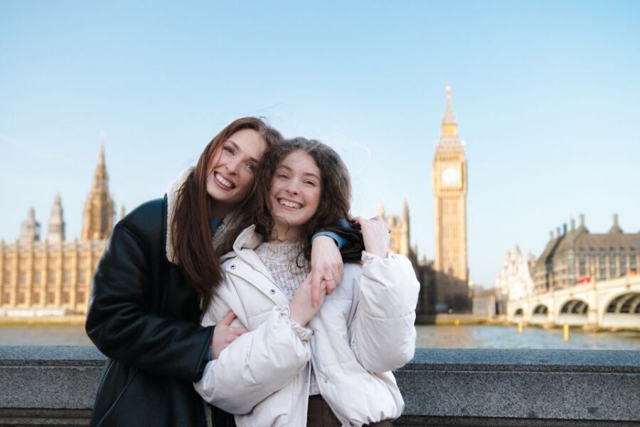 Couple’s photo: Romantic photoshoot in London - Price and Value: What $174 for Up to 4 Really Buys