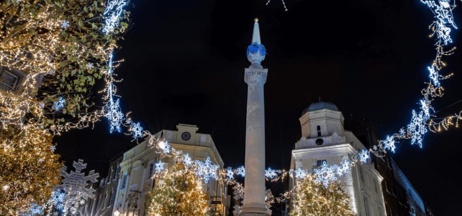 Covent Garden to Piccadilly Circus Walking Tour with an App - Royal Opera House: Where the Tour Sets Its Tone