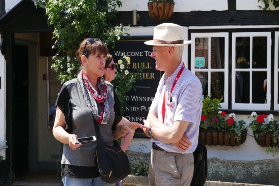 Day-Tour of the Midsomer Murders Locations - Episode clips on board: catching the clues between stops