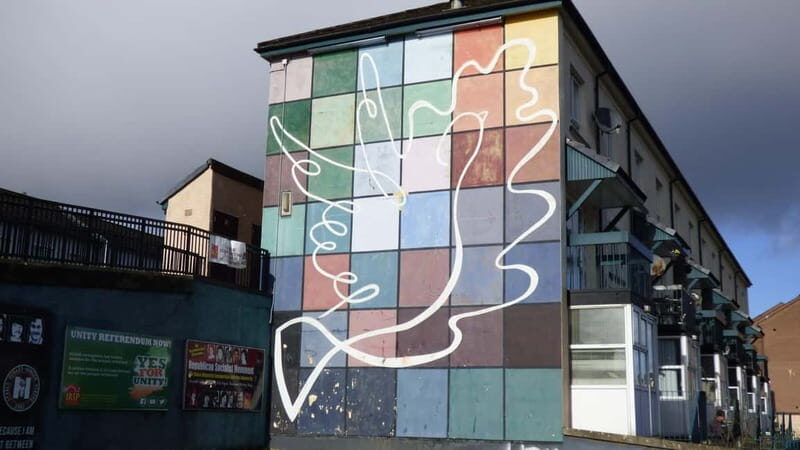 Derry: Bloody Sunday and Bogside Murals Walking Tour - Guides make or break it: what to look for in your host