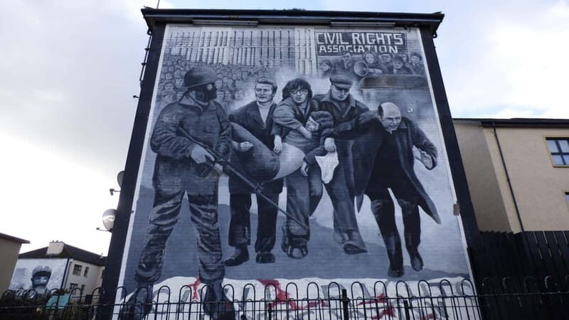 Derry: Bloody Sunday and Bogside Murals Walking Tour - Starting at the Tower Museum: getting your bearings fast