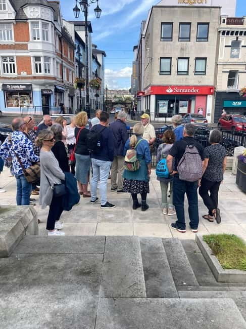 Derry: McCrossan’s Public Walking Tour of the Historic City - Walking the 400-year-old walls: the best way to picture Derry