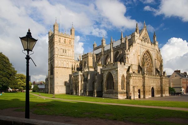Devon and Cornwall: 5-Day Tour from London - Entering Old Wessex: Winchester, Stonehenge, and Exeter Base