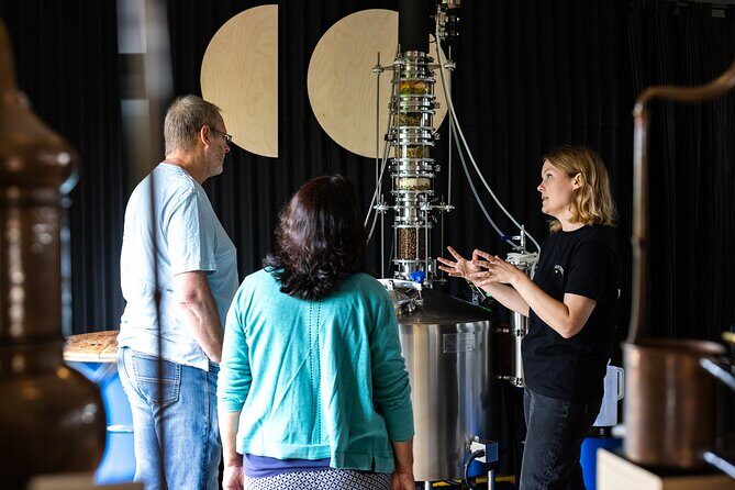Distillery Tour - The 45-minute flow: G&T first, then tastings and botanicals