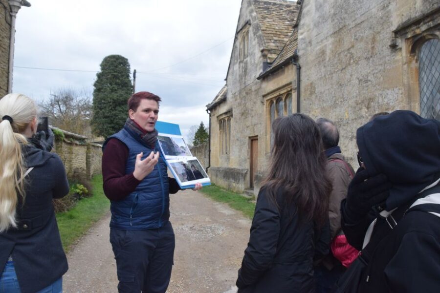 Downton Abbey and Village Small Group Tour from London - Lunch on the estate: buy there or bring it