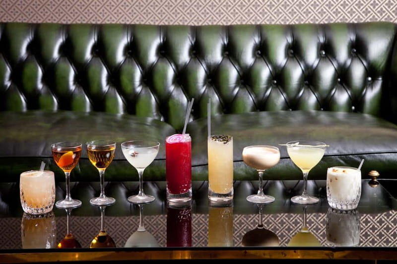Eating London: Twilight Soho VIP Food & Drinks Tour - Meeting by Spice of Life, then letting Soho set the mood