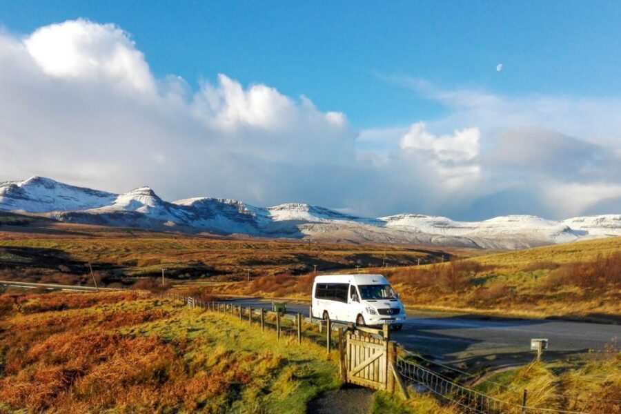 Edinburgh: 3-Day Isle of Skye, Highlands, and Loch Ness Tour - Coach comfort, packed lunches, and why timing matters on this route
