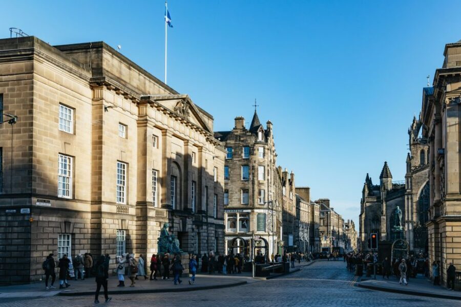 Edinburgh: 3-Hour Guided Walking Tour - Edinburgh Castle views without the Castle ticket