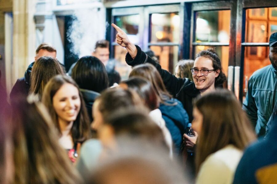 Edinburgh: 7 Bar Pub Crawl with 7 Shots & Discounts - Skip-the-line nightlife in Edinburgh, without playing planner