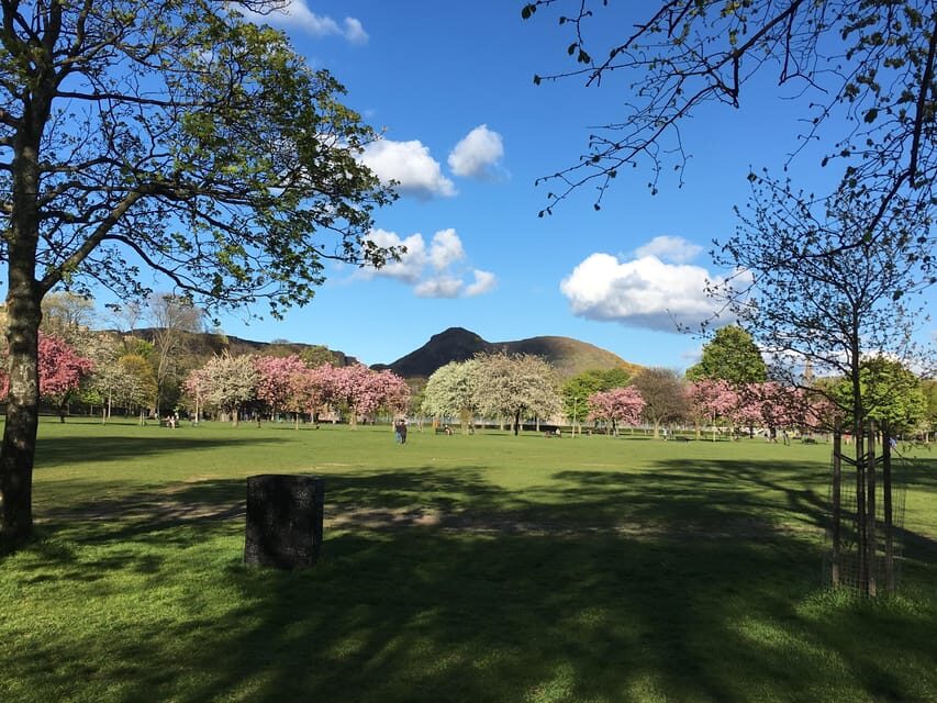 Edinburgh: a Scottish experience for Children in German - Edinburgh’s Meadows start: an easy, scenic lead-in for families