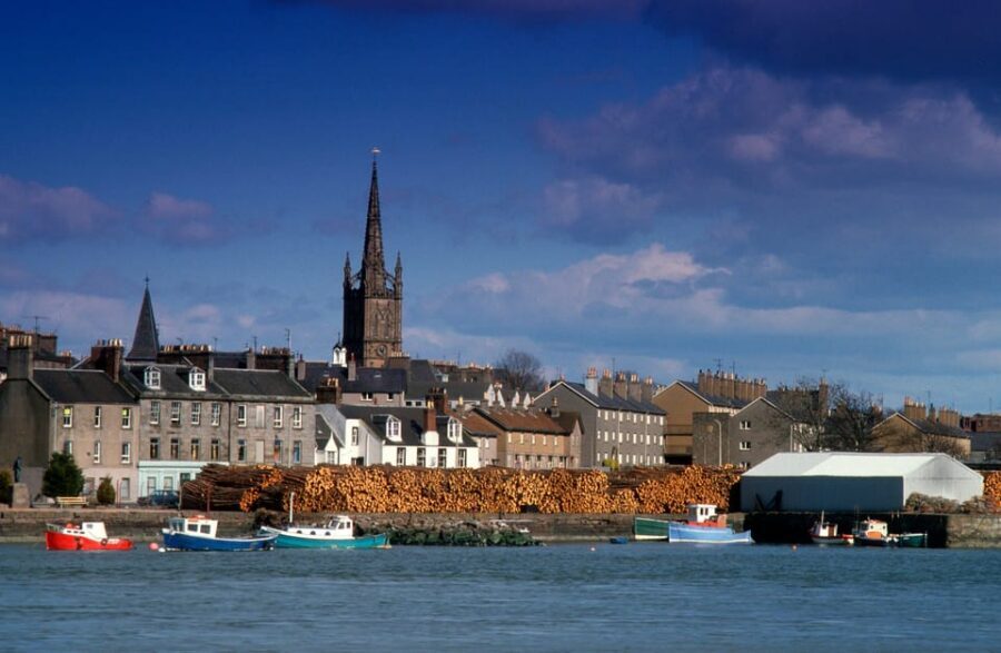 Edinburgh: Aberdeenshire, Balmoral Castle & Northeast Coast - Stonehaven: quick seaside wandering under the castle’s shadow