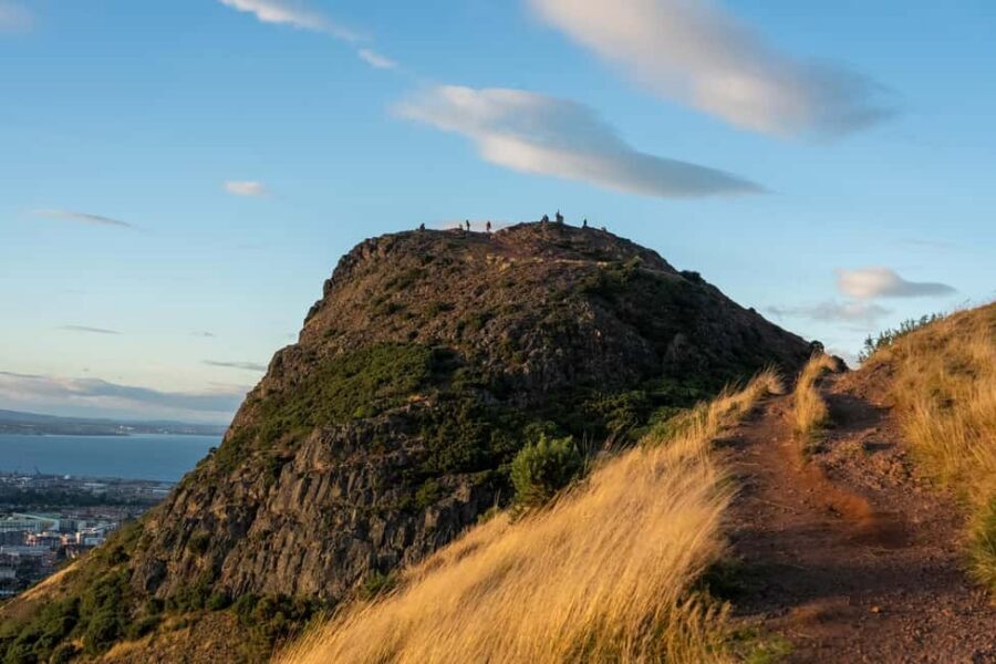 Edinburgh: Arthur's Seat Sunset Hike - Summit time: Arthur’s Seat panoramas when the light turns dramatic