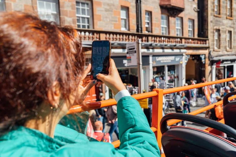Edinburgh: Big Bus Hop-On, Hop-Off Tour by Open-Top Bus - Audio commentary: what it’s like on board