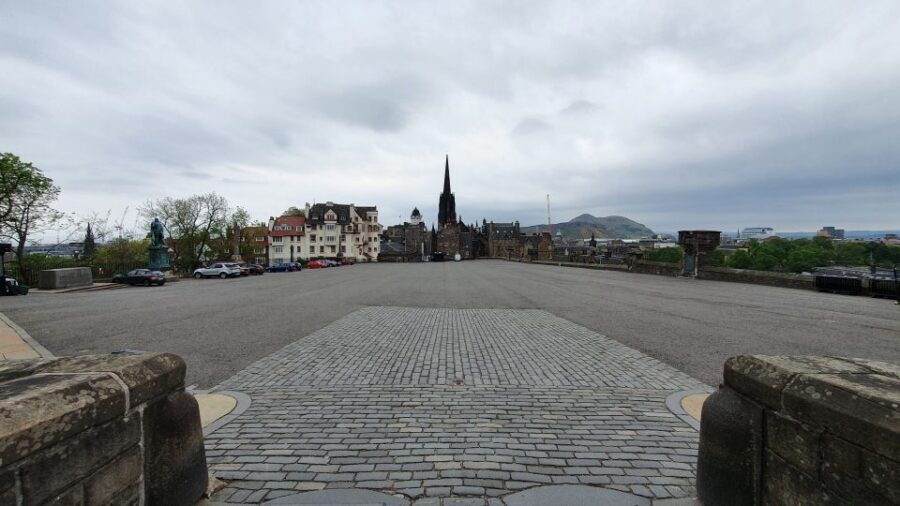 Edinburgh Castle: 120-Minute In-Depth Tour with Expert Guide - Price and value: where $49 actually earns its keep