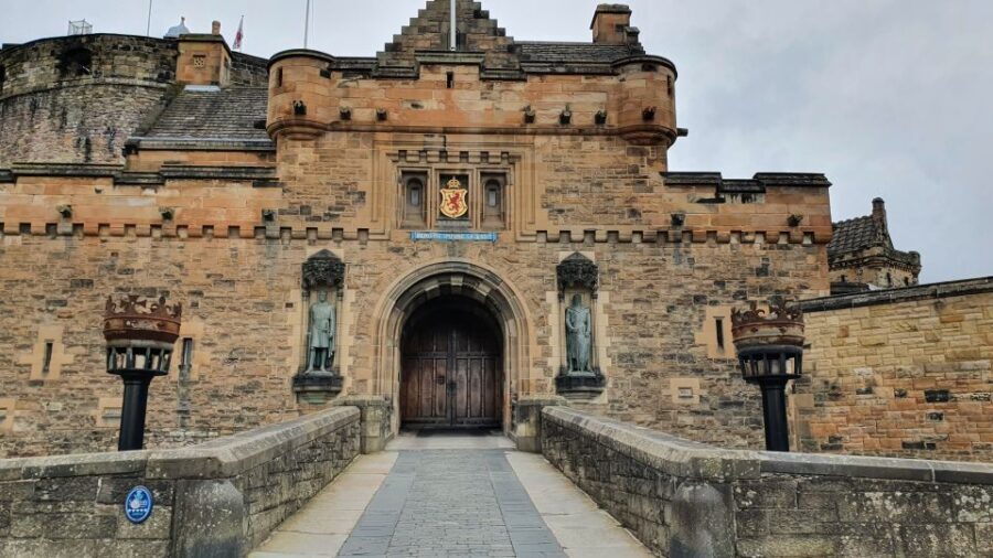 Edinburgh Castle: 120-Minute In-Depth Tour with Expert Guide - Castlehill and the Esplanade: how the fortress controls the city